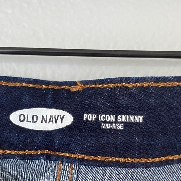 NWT Old Navy Women's Dark Indigo Skinny Jeans - Picture 2 of 9